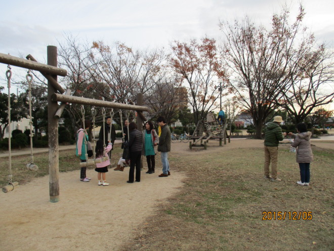 公園で休憩＆移住者支援団体の方と団欒